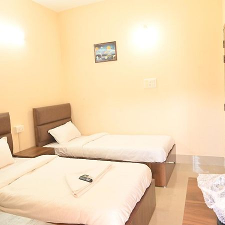 Sunflower Guest House กูวาฮาติ ภายนอก รูปภาพ