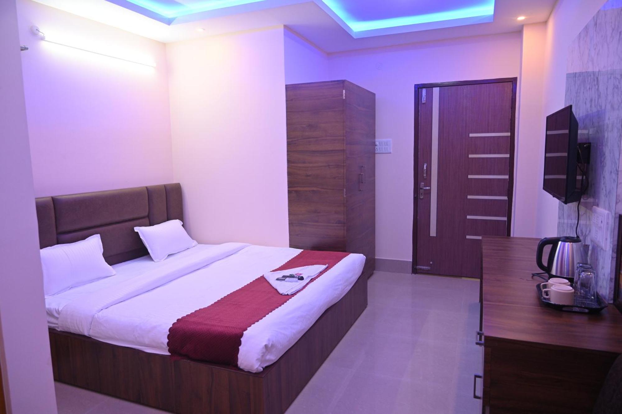 Sunflower Guest House กูวาฮาติ ภายนอก รูปภาพ